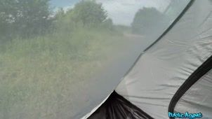 Скриншот №9 к порно видео Секс в палатке на рыбалке