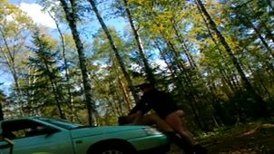 Скриншот №7 к порно видео Осень 2018 секс в лесу на капоте авто